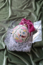 Load image into Gallery viewer, Chinoiserie bird hand-painted ornament