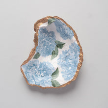 Load image into Gallery viewer, Hand-painted oyster shell ring dish: blue hydrangea

